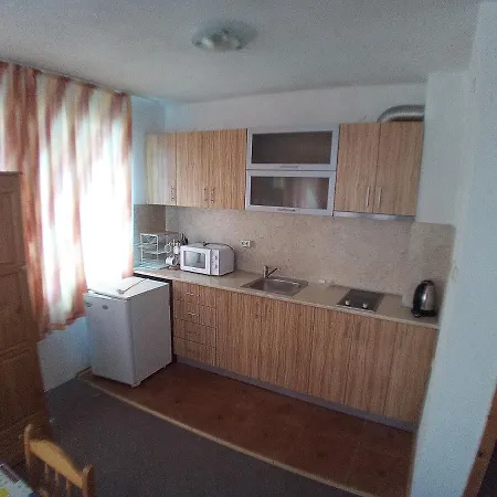 Zlatevi 3* ابزور